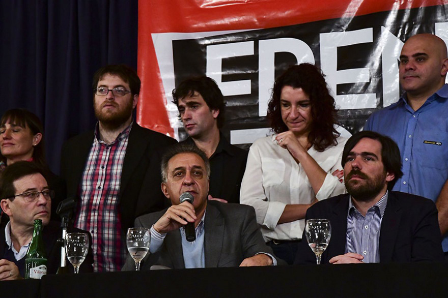 Néstor Pitrola y Nicolás Del Caño, entre otros dirigentes de la izquierda.